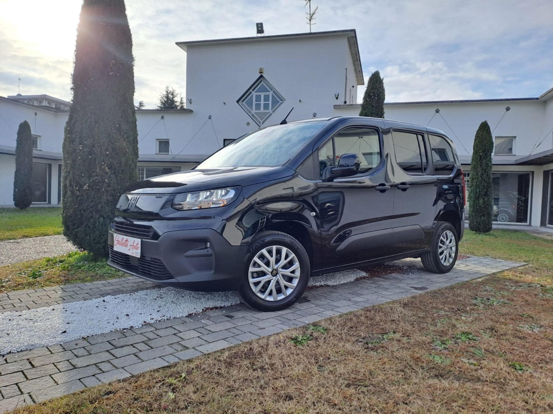 N1 5 POSTI - Gallotti Auto