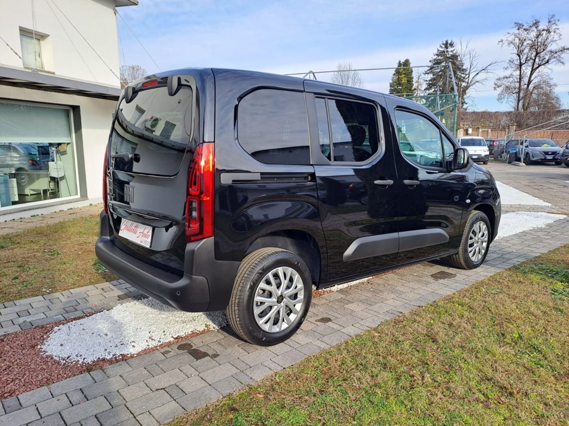 N1 5 POSTI - Gallotti Auto