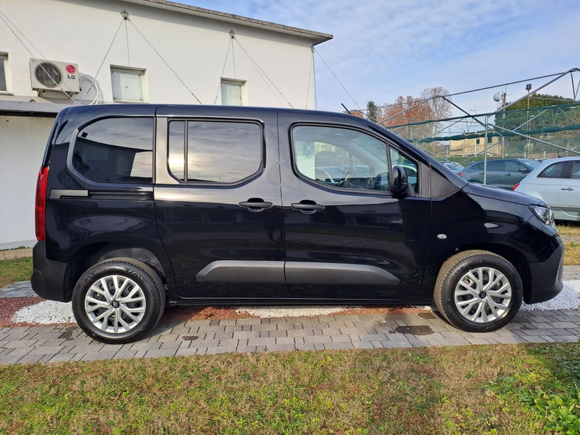 N1 5 POSTI - Gallotti Auto