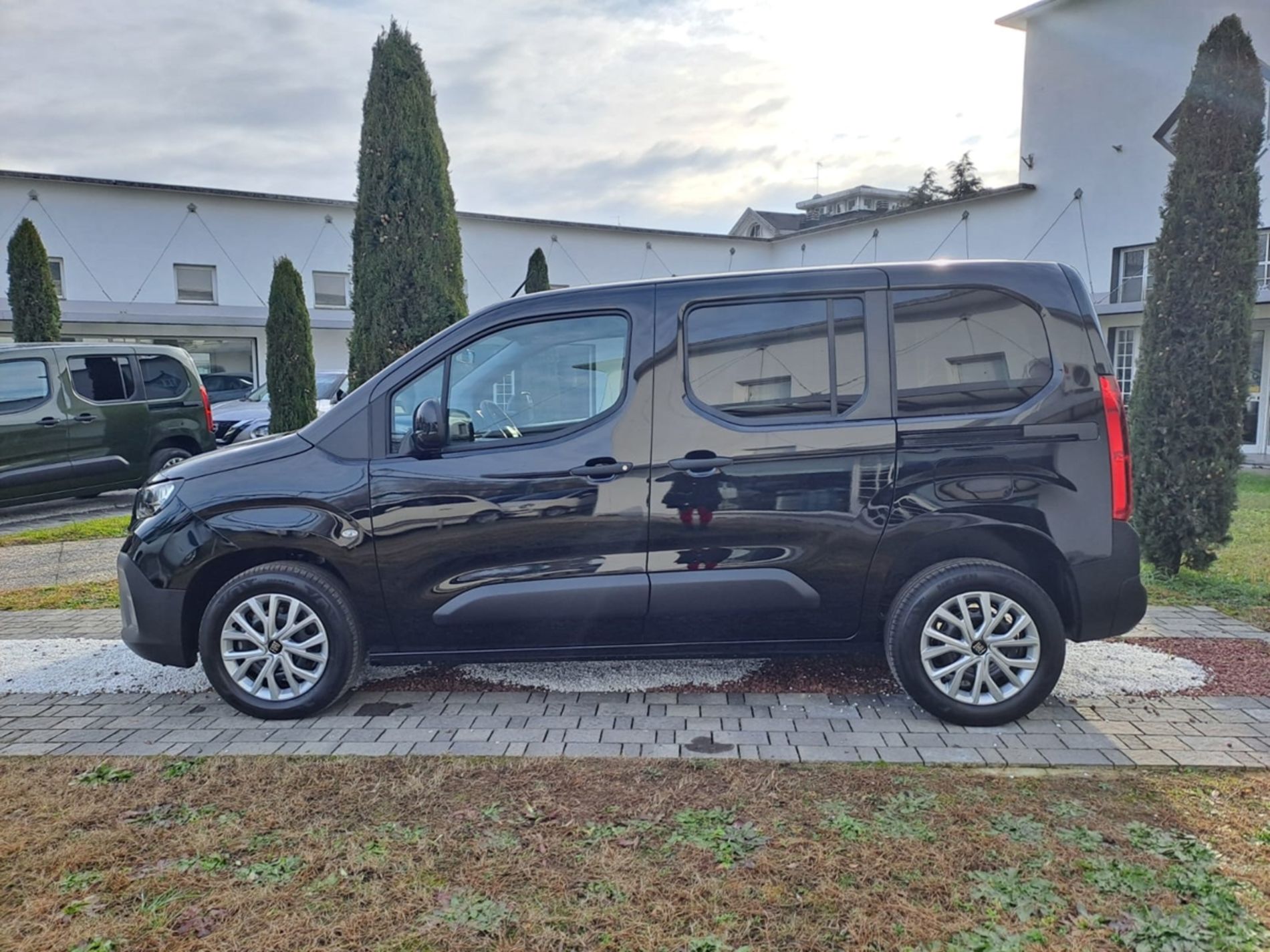 N1 5 POSTI - Gallotti Auto