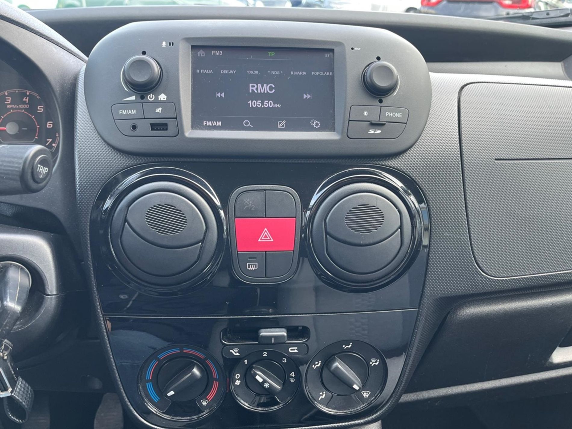 1.4 8v Lounge 77cv - Gallotti Auto