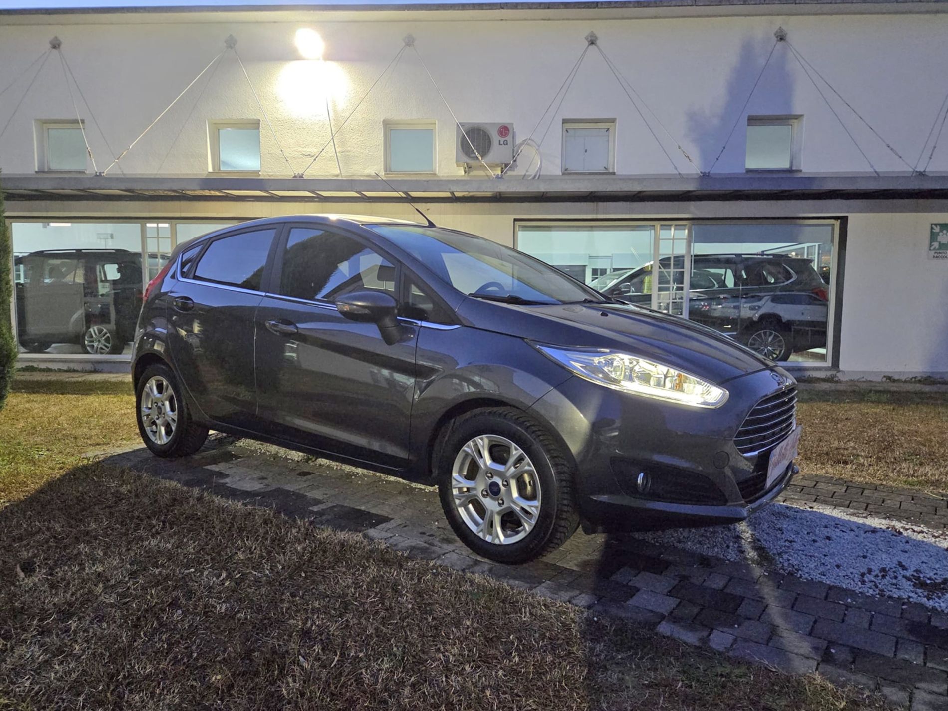 5p 1.0 ecoboost Titanium 100cv E6 - Gallotti Auto