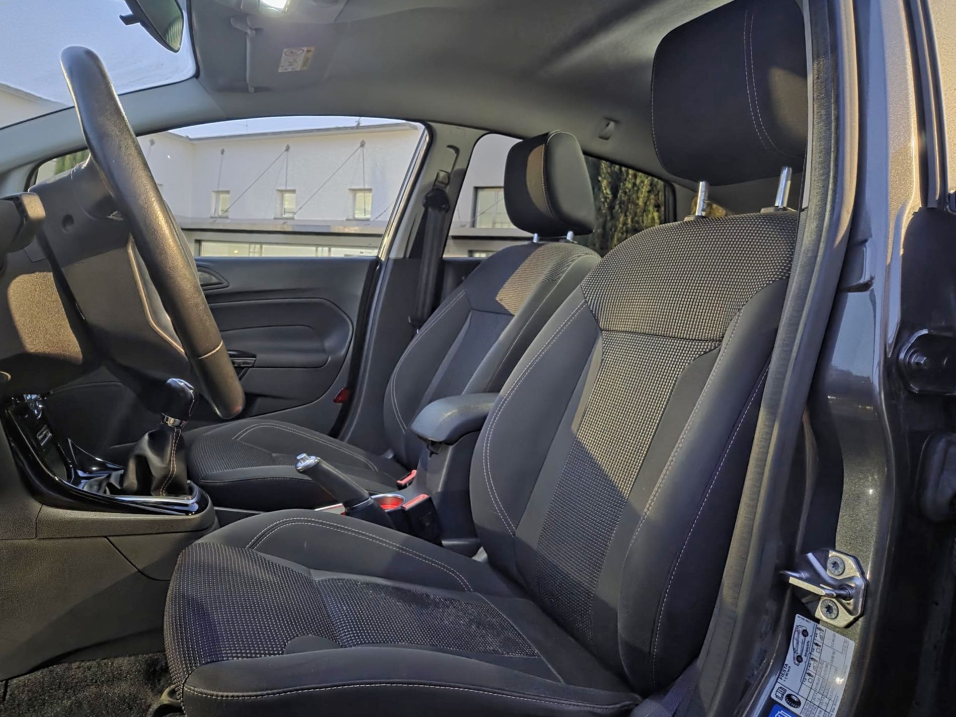 5p 1.0 ecoboost Titanium 100cv E6 - Gallotti Auto