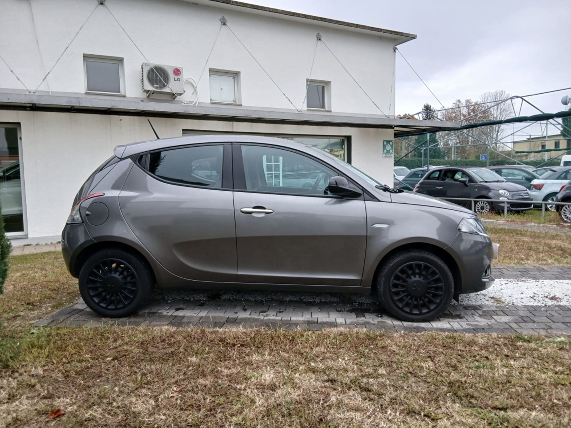 Silver 1.0 Hybrid 70cv - NEOPATENTATI - Gallotti Auto