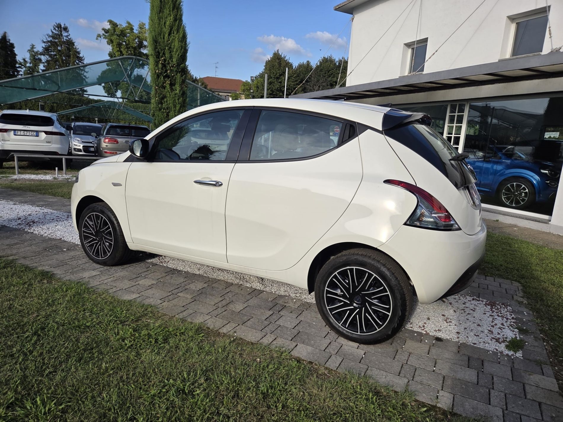 1.0 hybrid 70cv - NEOPATENTATI - Gallotti Auto