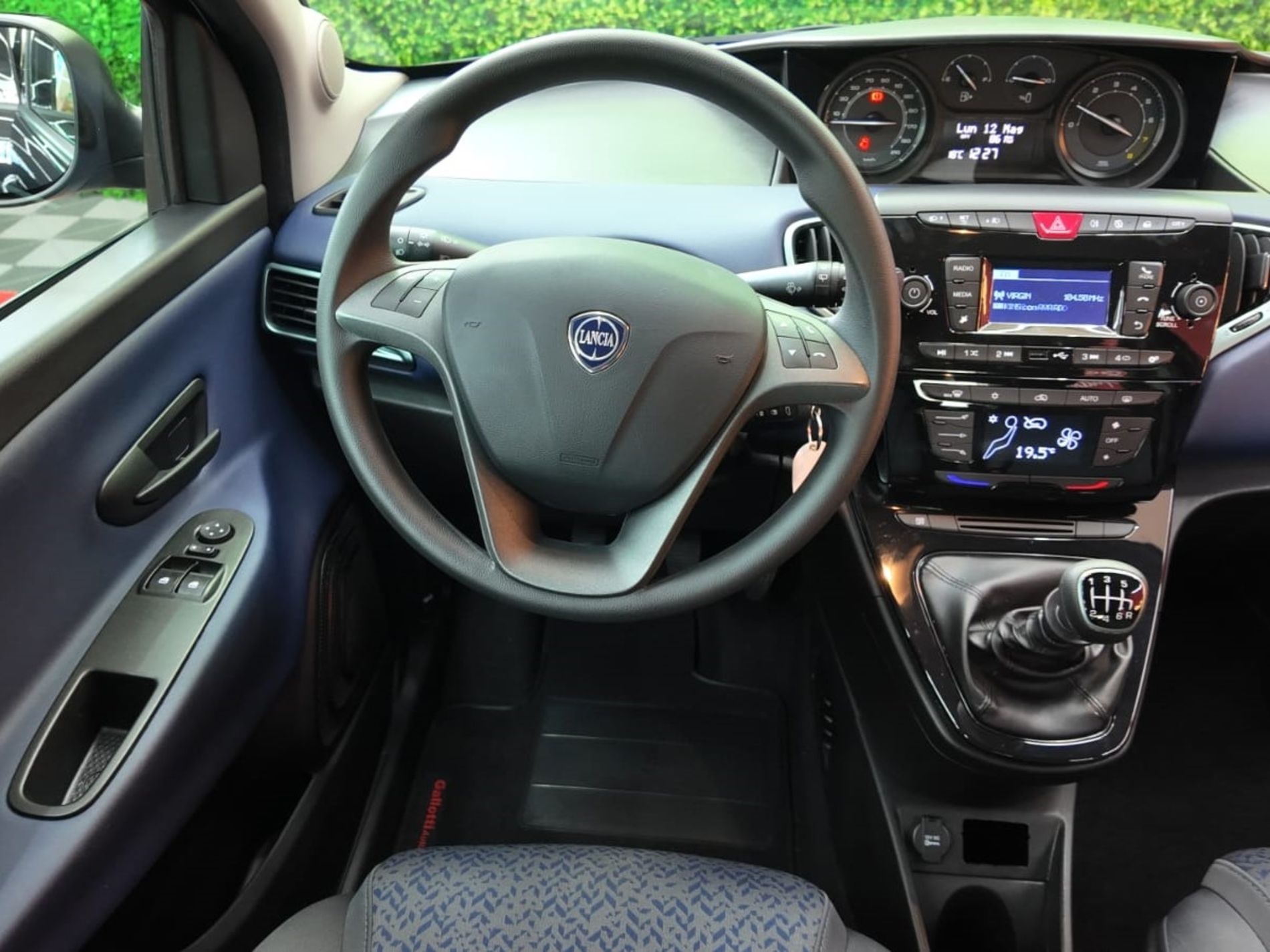 LANCIA YPSILON SILVER - Gallotti Auto