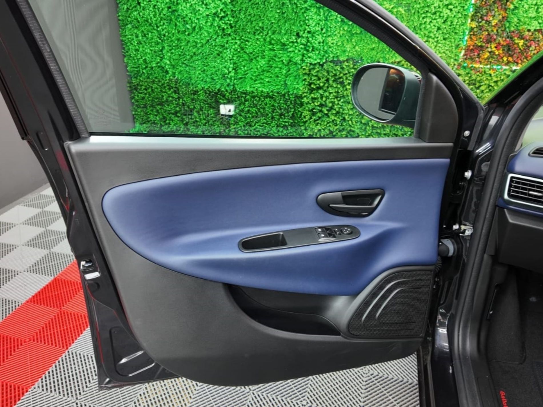 LANCIA YPSILON SILVER - Gallotti Auto