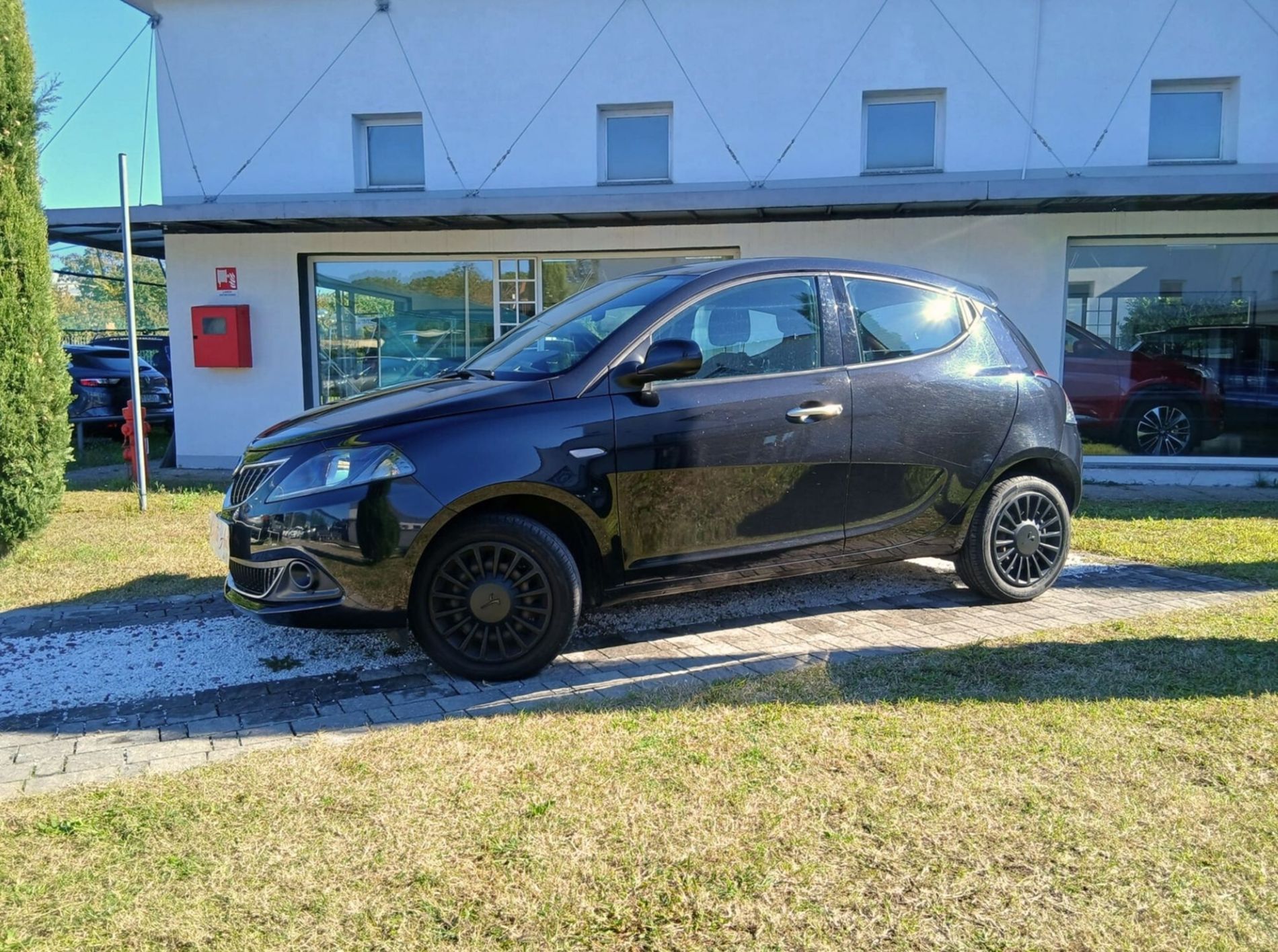 LANCIA YPSILON 1.0 HYBRID SILVER  - NEOPATENTATI - Gallotti Auto