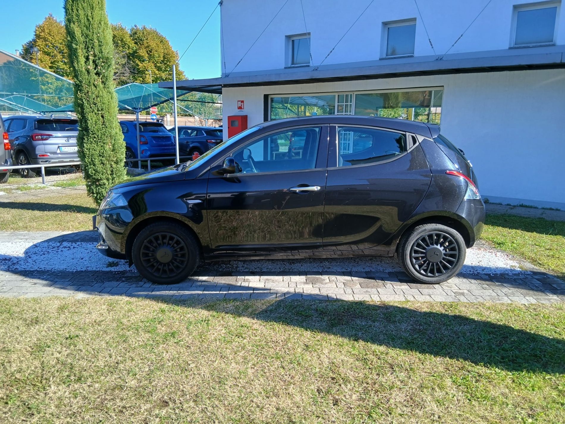 LANCIA YPSILON 1.0 HYBRID SILVER  - NEOPATENTATI - Gallotti Auto
