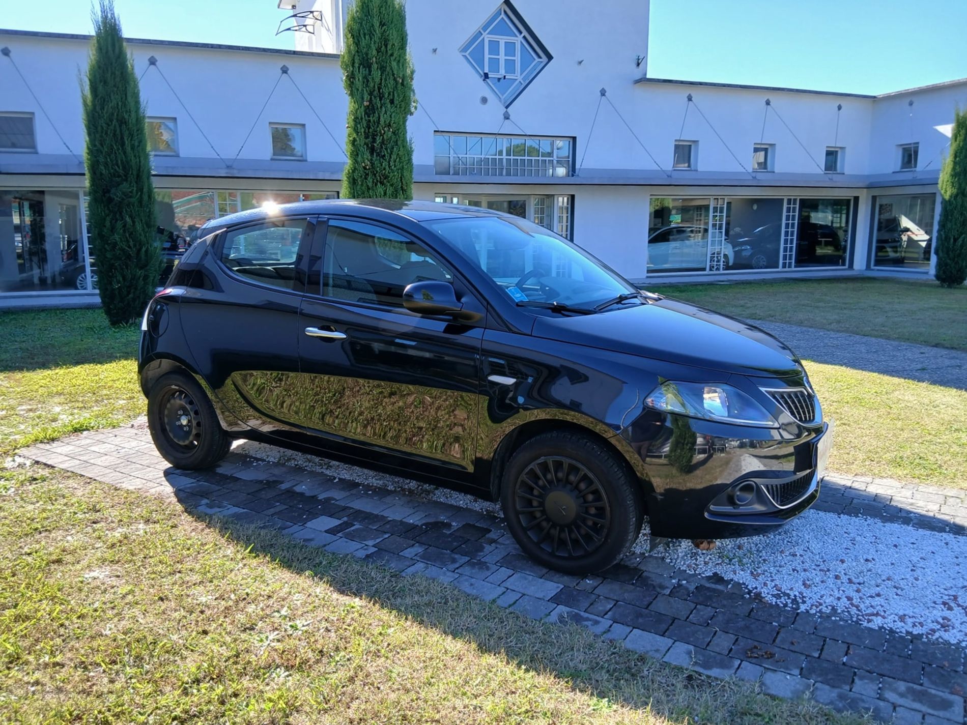 LANCIA YPSILON 1.0 HYBRID SILVER  - NEOPATENTATI - Gallotti Auto