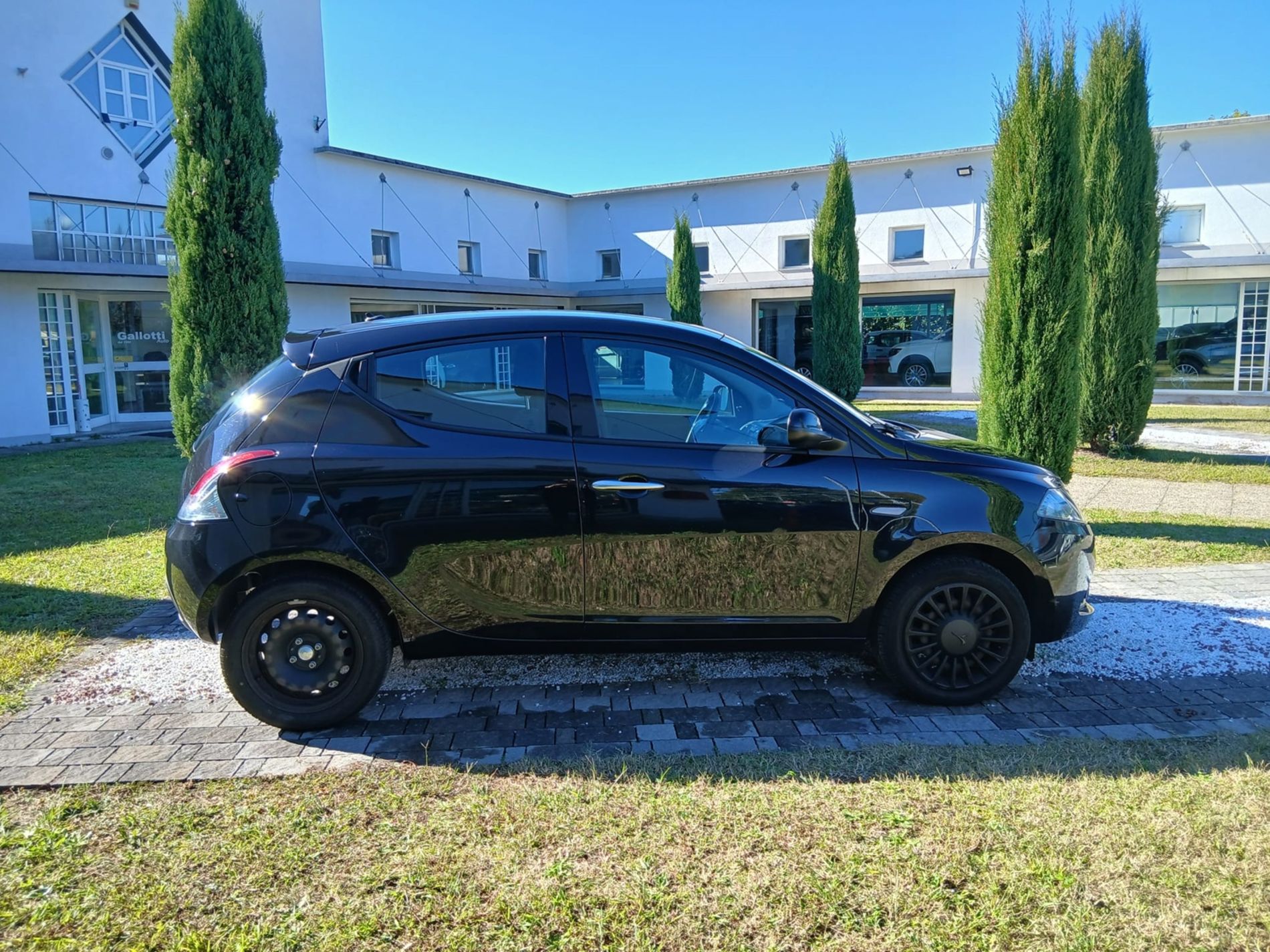 LANCIA YPSILON 1.0 HYBRID SILVER  - NEOPATENTATI - Gallotti Auto