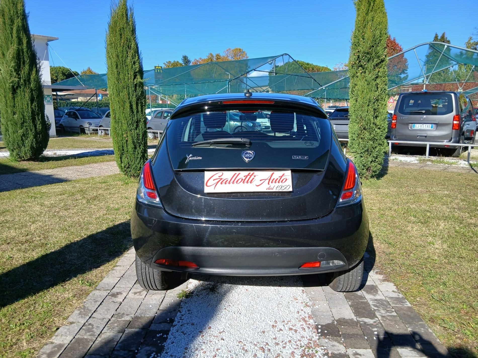 LANCIA YPSILON 1.0 HYBRID SILVER  - NEOPATENTATI - Gallotti Auto