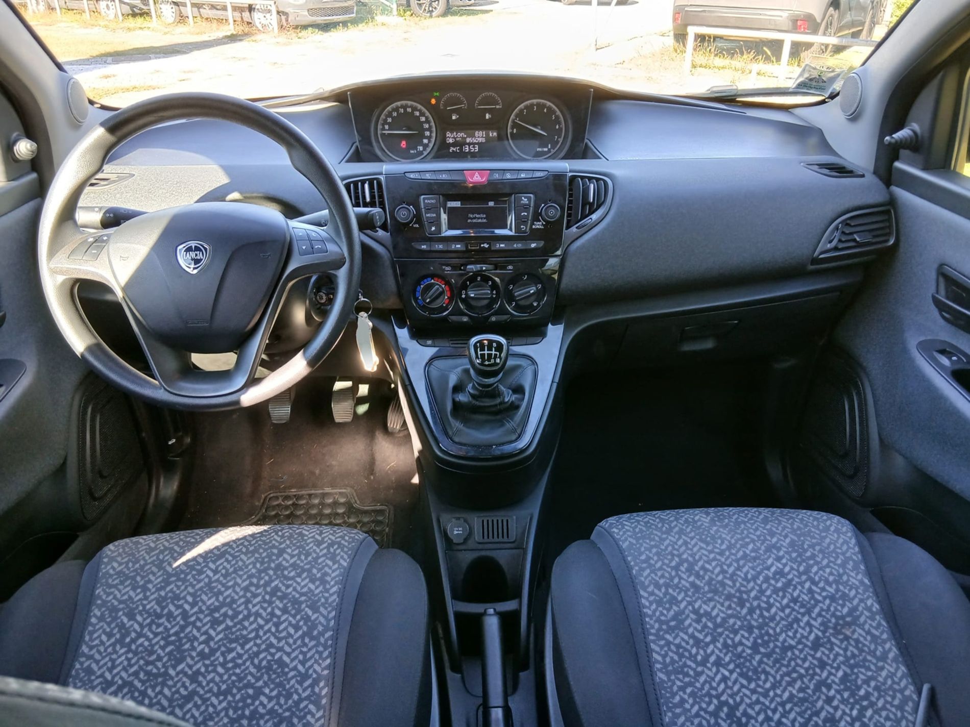 LANCIA YPSILON 1.0 HYBRID SILVER  - NEOPATENTATI - Gallotti Auto