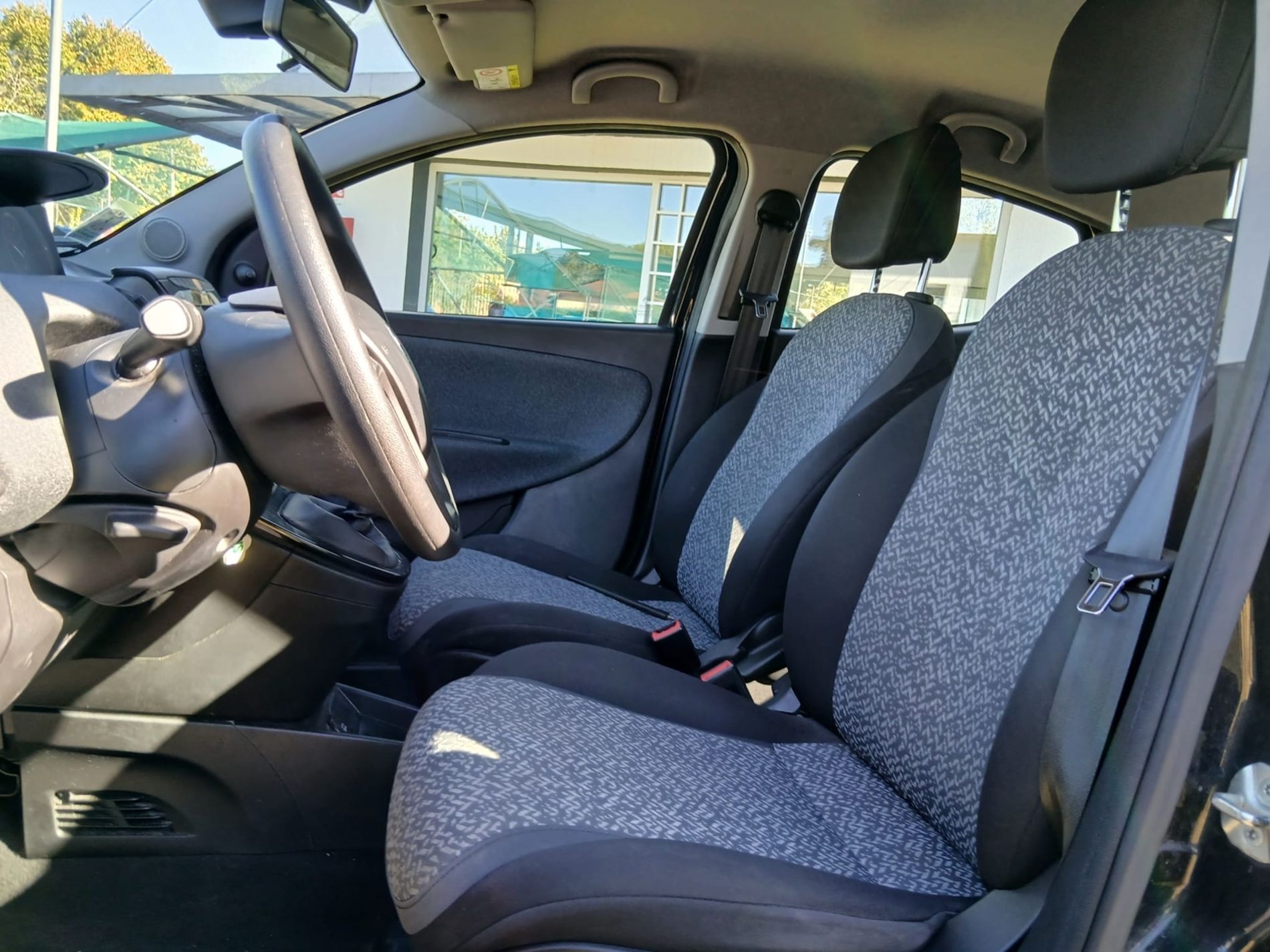 LANCIA YPSILON 1.0 HYBRID SILVER  - NEOPATENTATI - Gallotti Auto