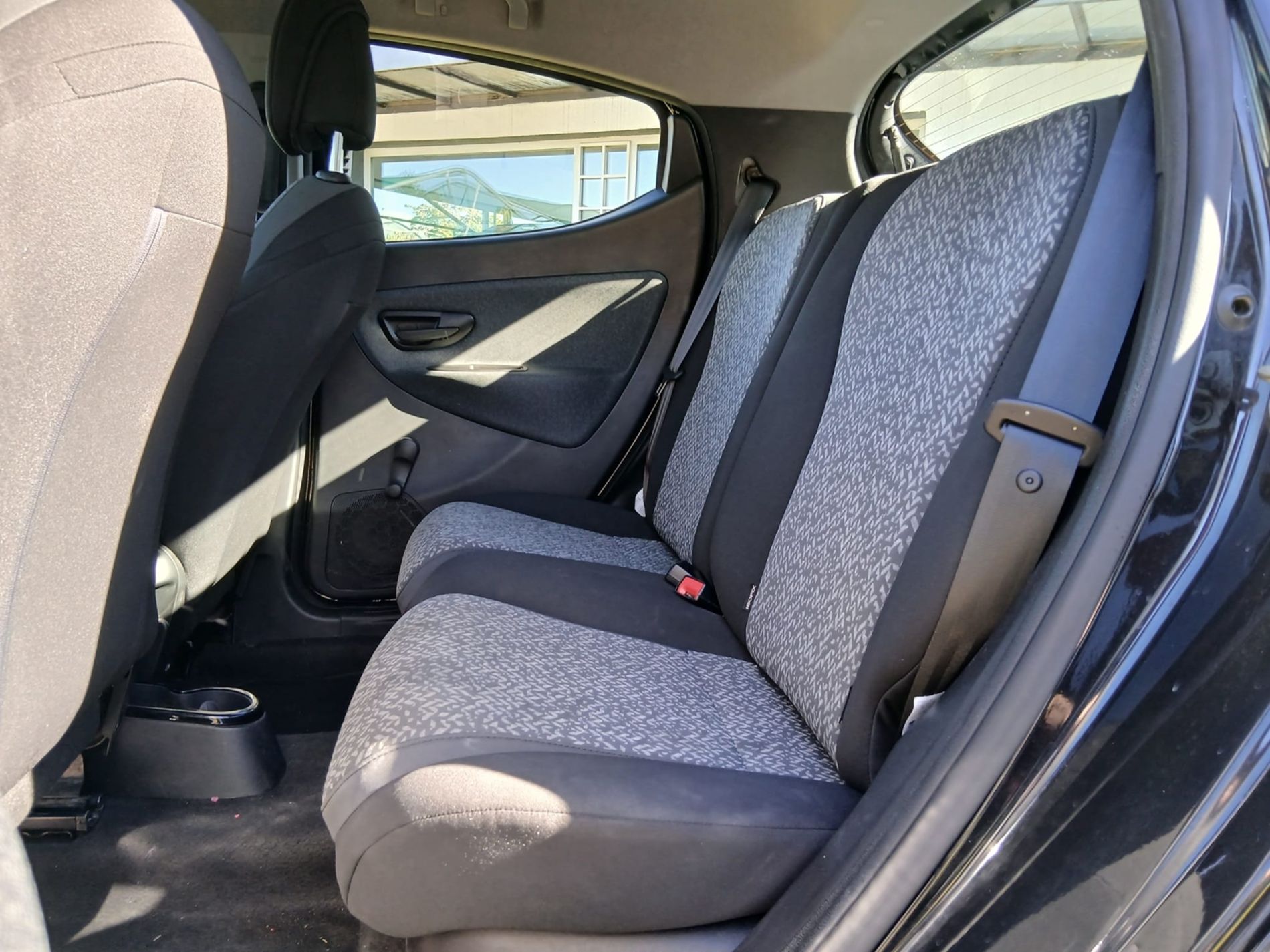 LANCIA YPSILON 1.0 HYBRID SILVER  - NEOPATENTATI - Gallotti Auto