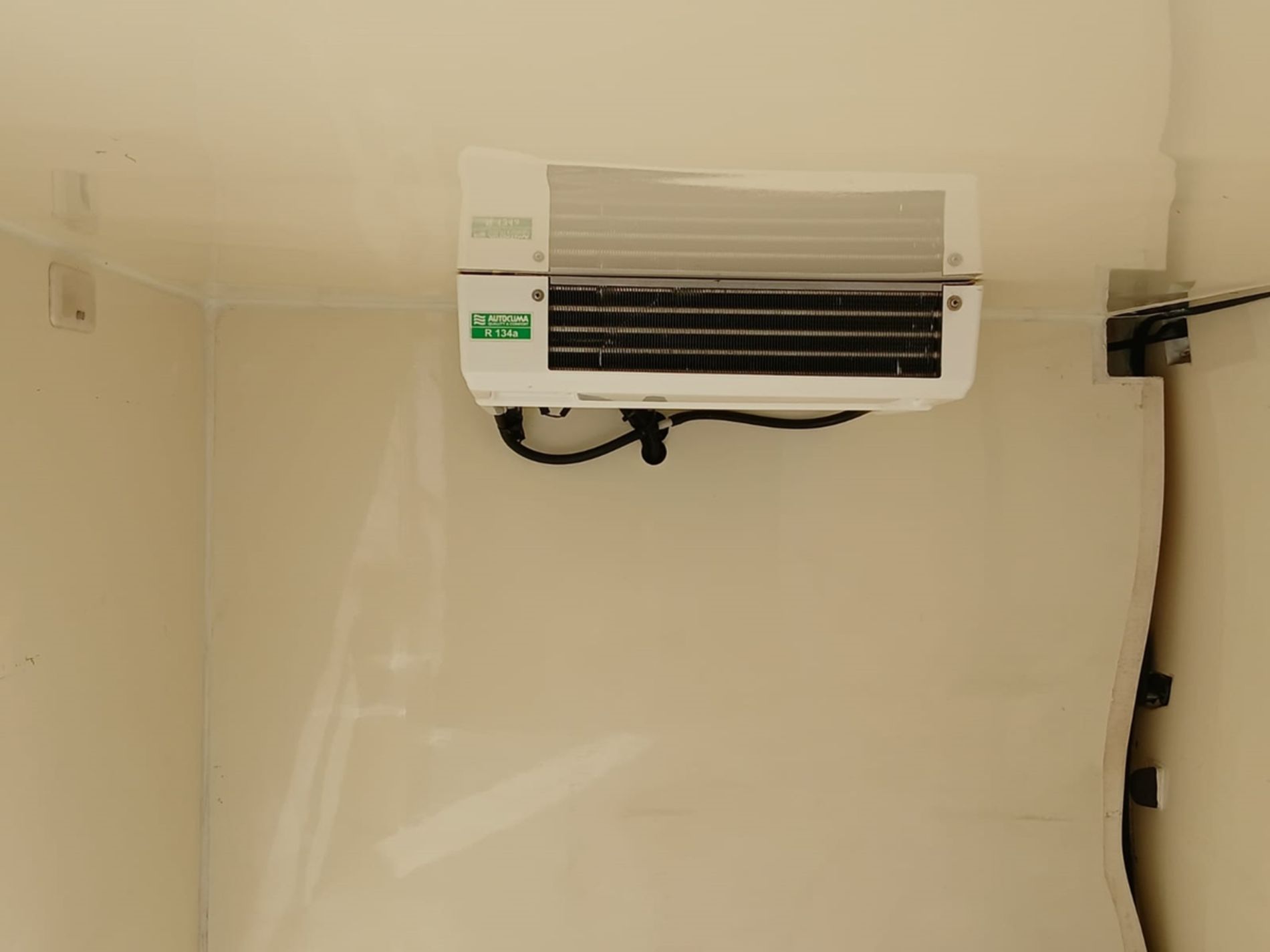 FURGONE ISOTERMICO CON GRUPPO FRIGORIFERO - RISERVATA A COMMERCIANTI D’AUTO  - Gallotti Auto