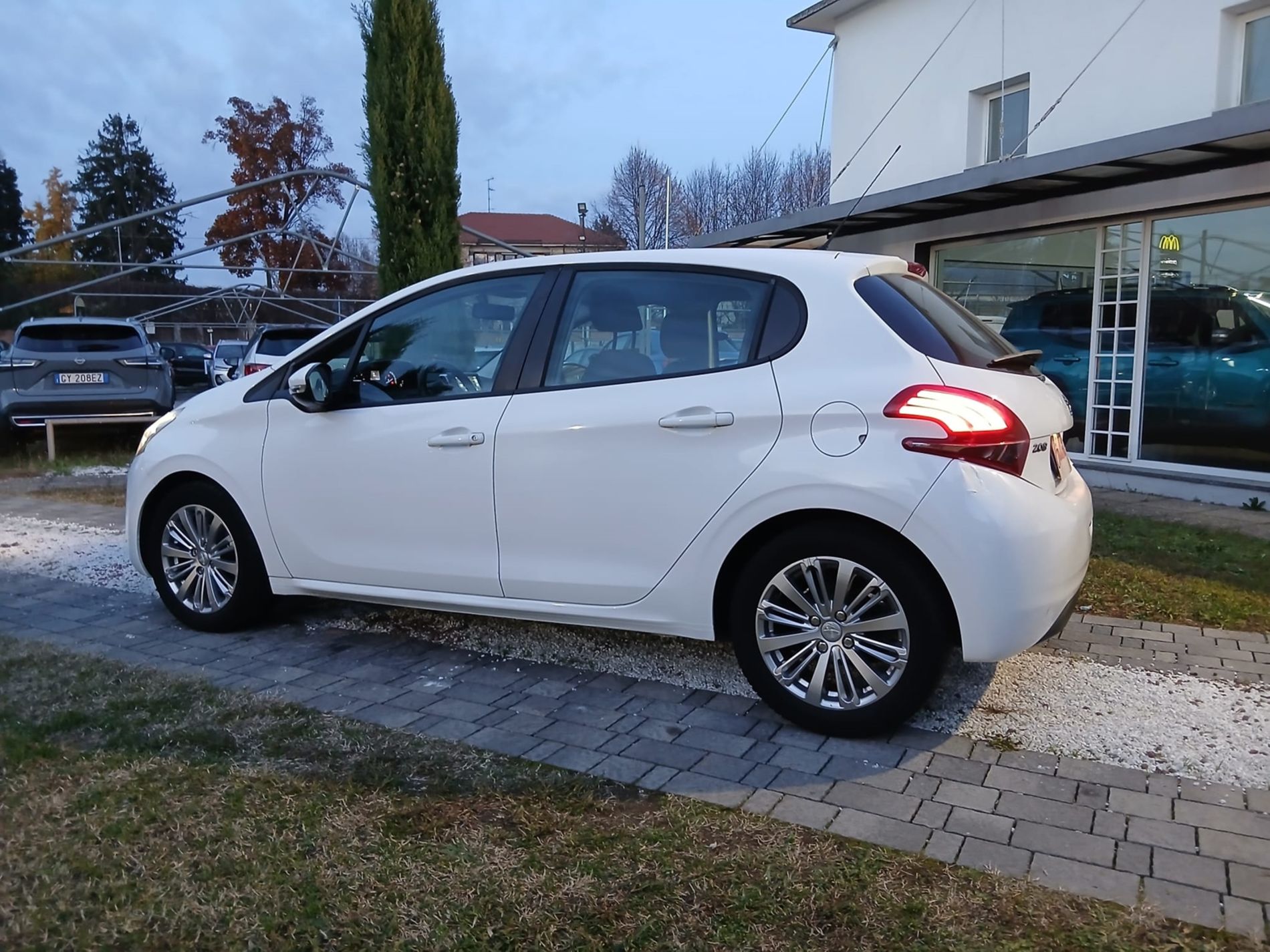 PEUGEOT 208 5p 1.2 Active 82cv - Gallotti Auto