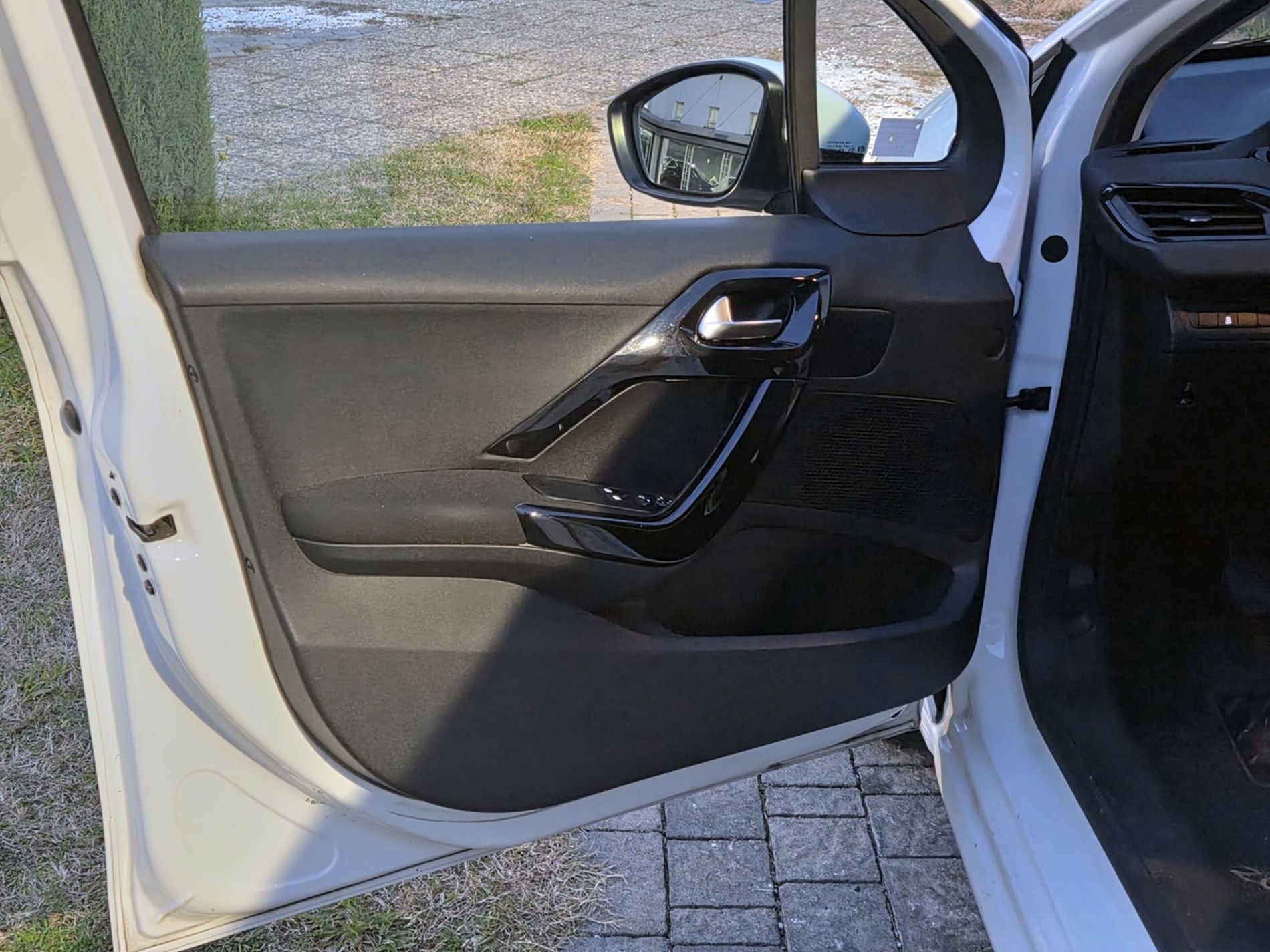 PEUGEOT 208 5p 1.2 Active 82cv - Gallotti Auto