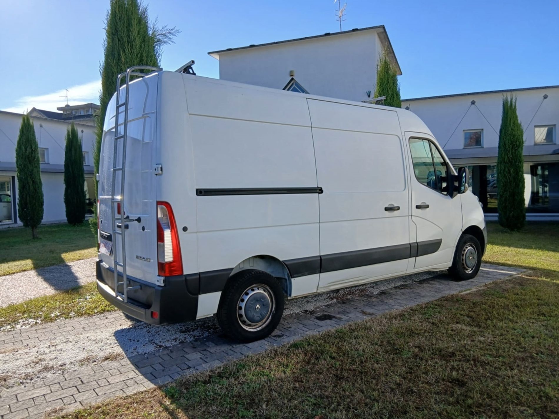 RISERVATA A COMMERCIANTI D’AUTO + IVA - Gallotti Auto