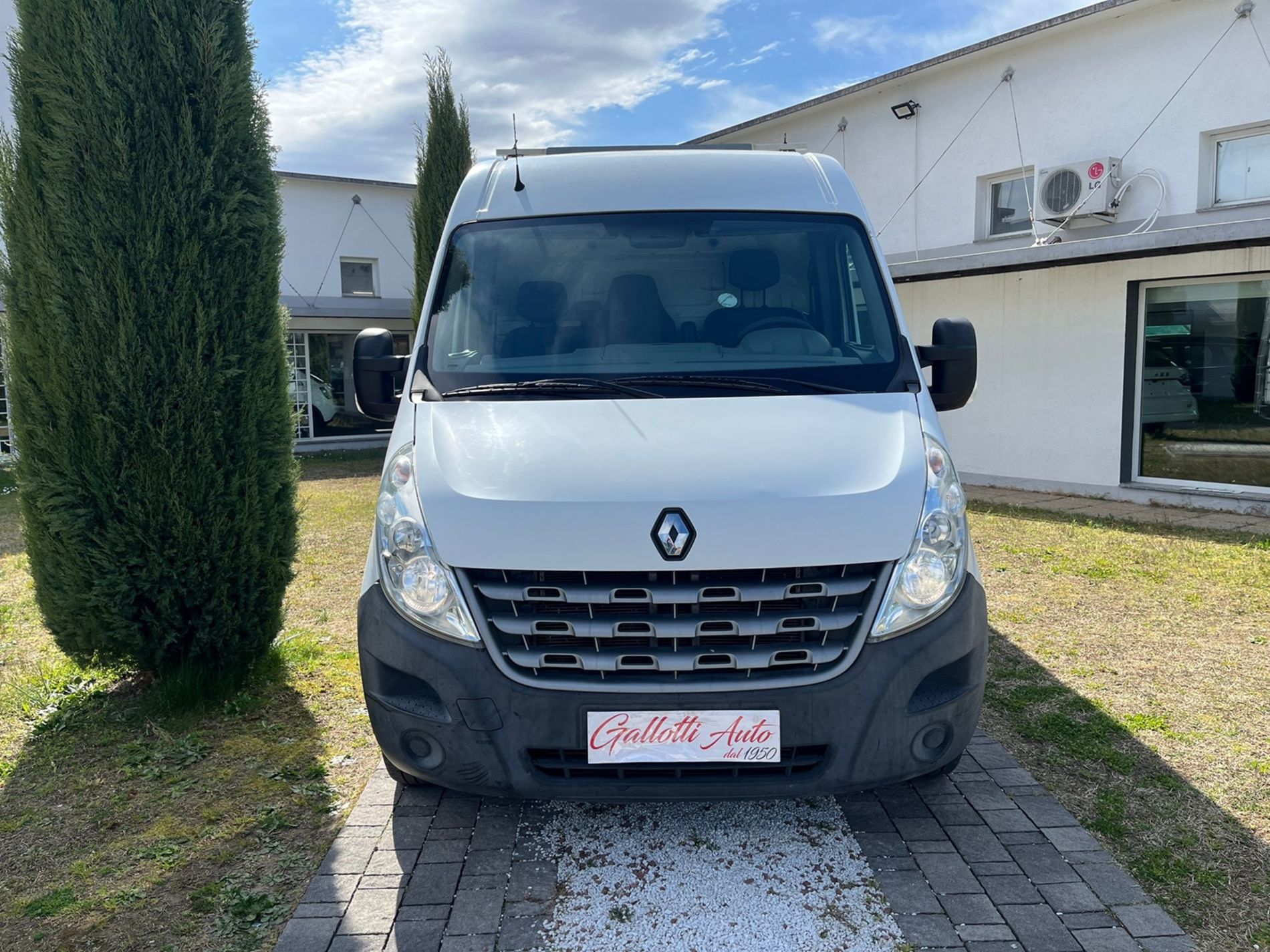 RISERVATA A COMMERCIANTI D’AUTO + IVA - Gallotti Auto