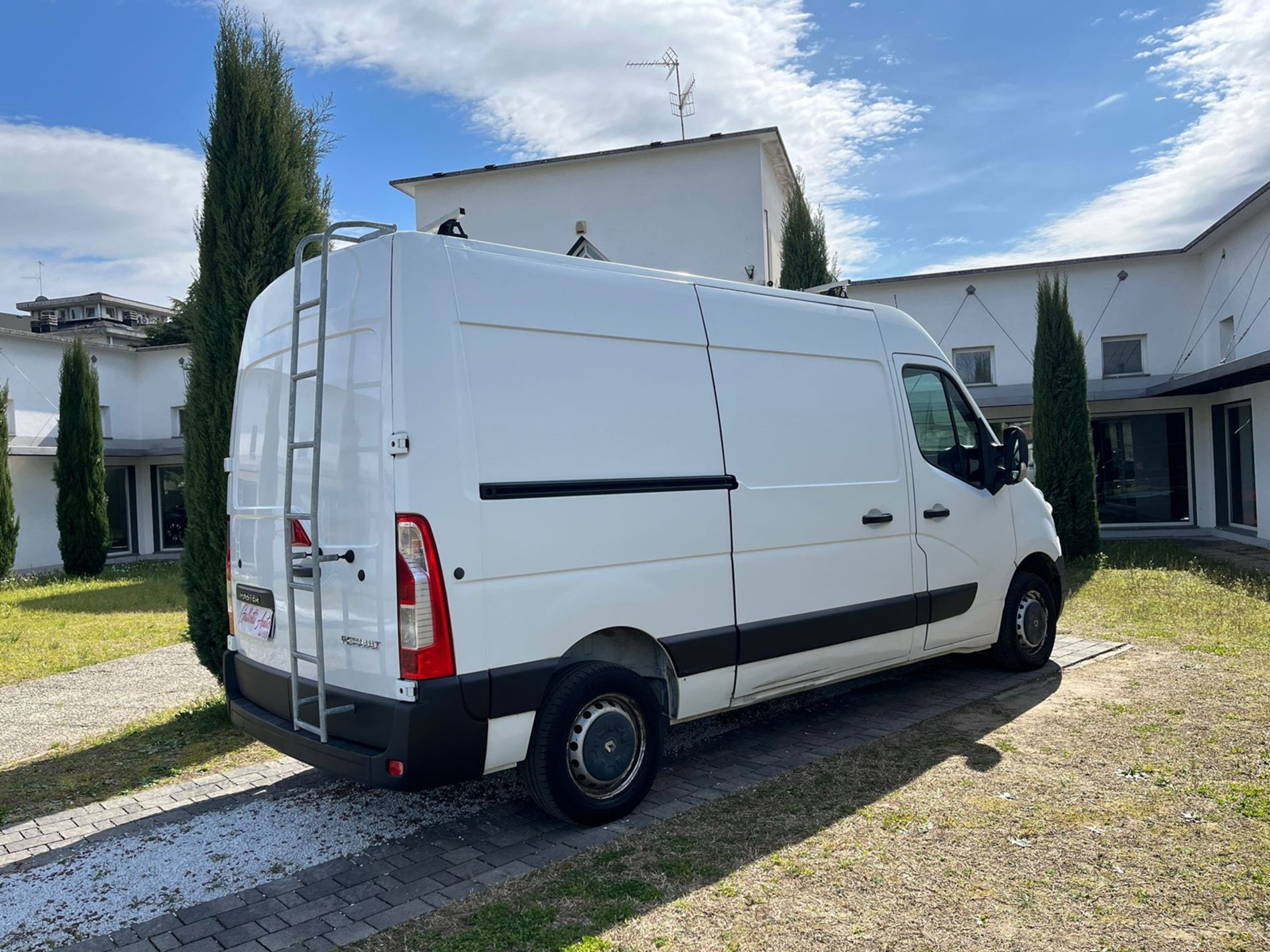 RISERVATA A COMMERCIANTI D’AUTO + IVA - Gallotti Auto