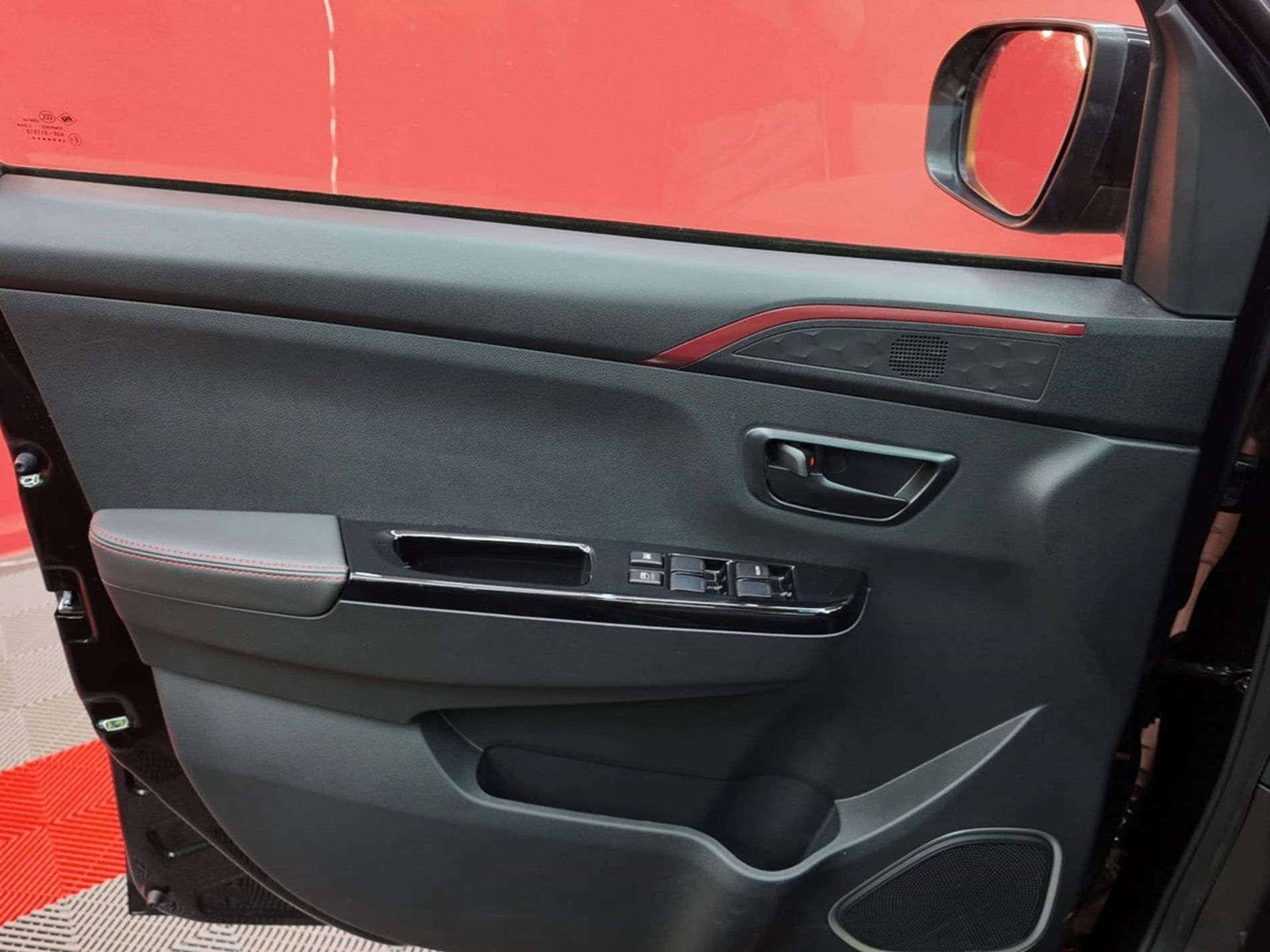 SUPER HYBRID - 7 POSTI - AUTOMATICA - Gallotti Auto