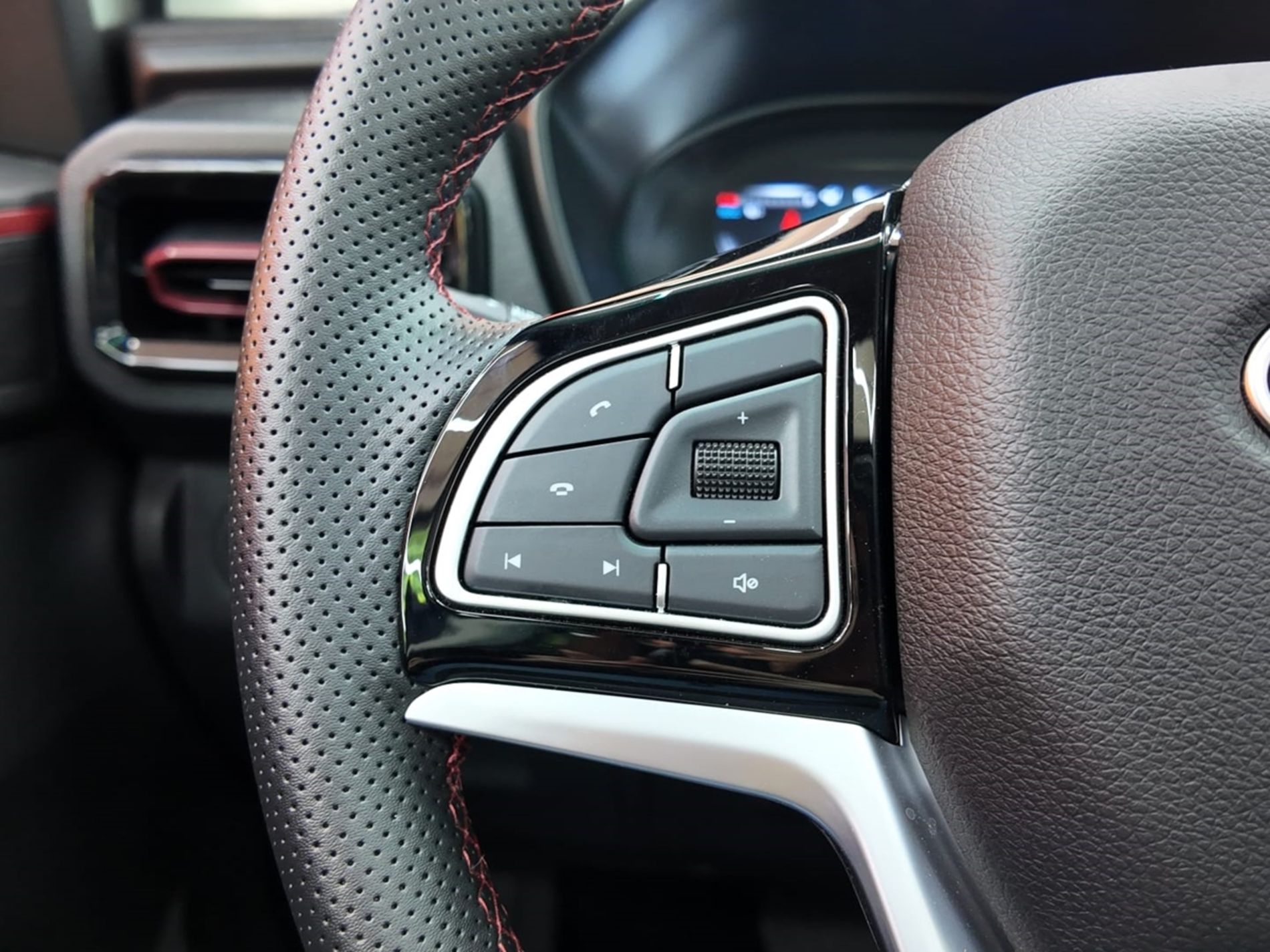 SUPER HYBRID - 7 POSTI - AUTOMATICA - Gallotti Auto