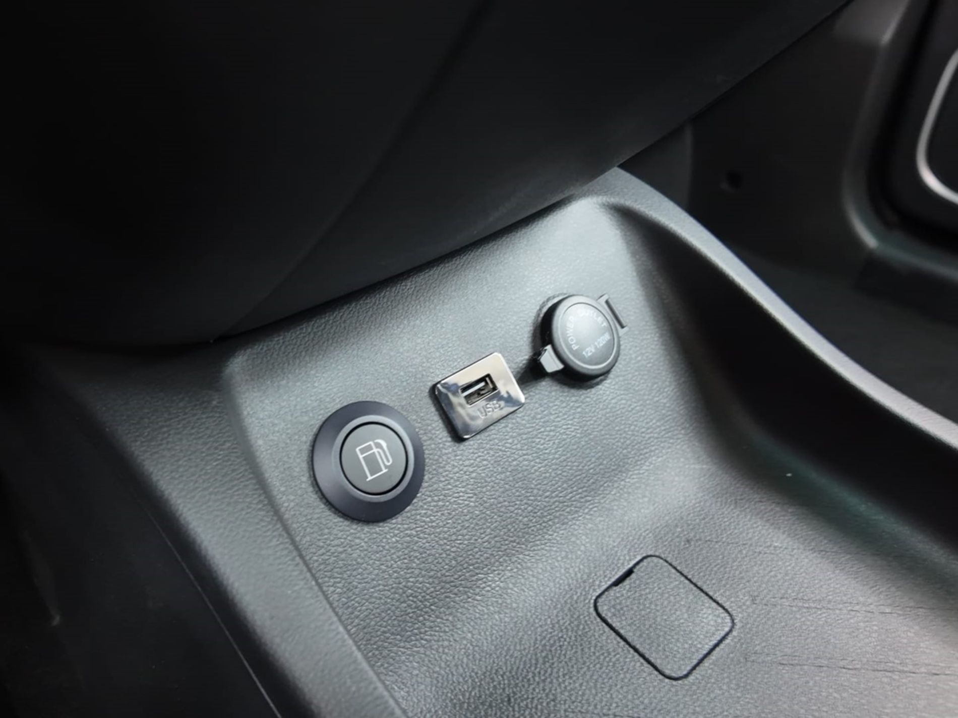 SUPER HYBRID - 7 POSTI - AUTOMATICA - Gallotti Auto