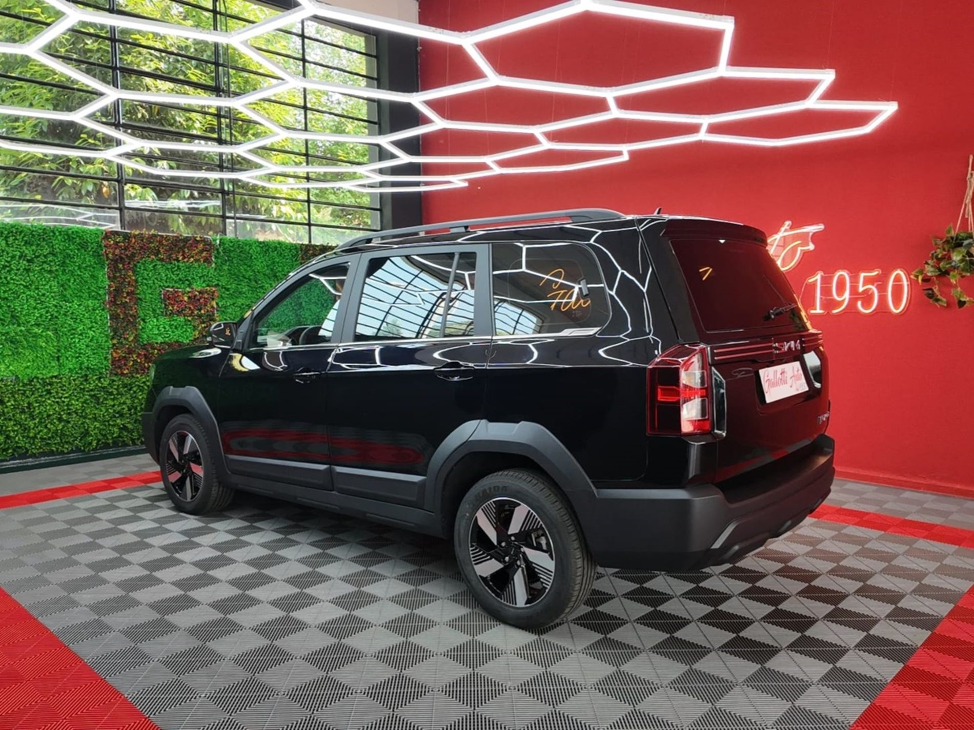 SUPER HYBRID - 7 POSTI - AUTOMATICA - Gallotti Auto