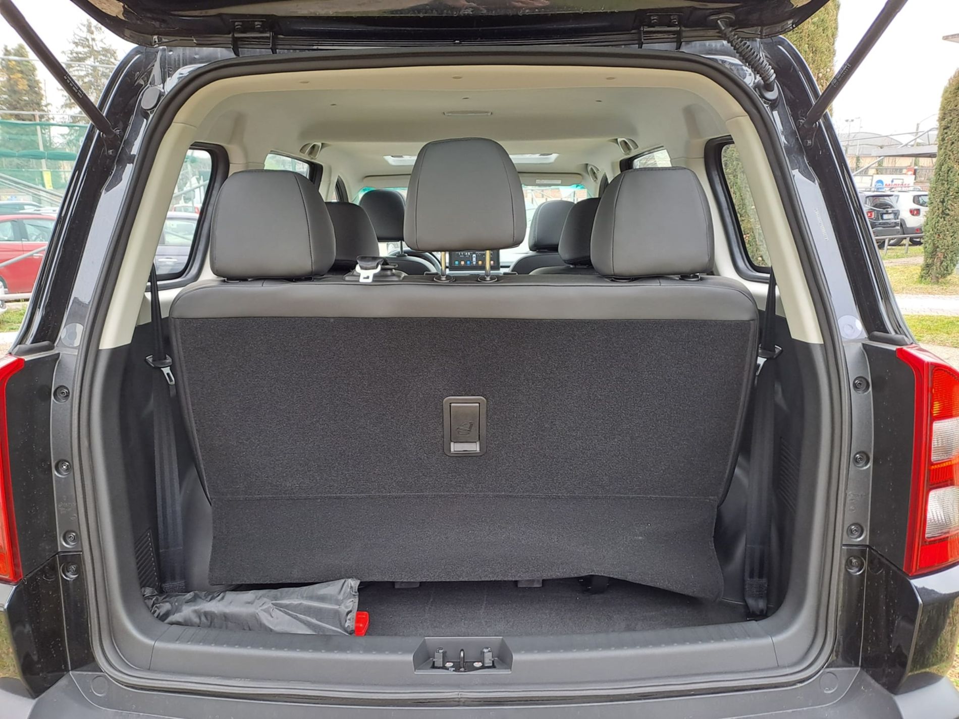 7 POSTI - 5 ANNI DI GARANZIA - Gallotti Auto