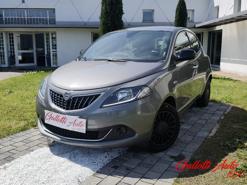 Lancia Ypsilon 1.0 FireFly 5 porte S&S Hybrid Silver - Gallotti Auto